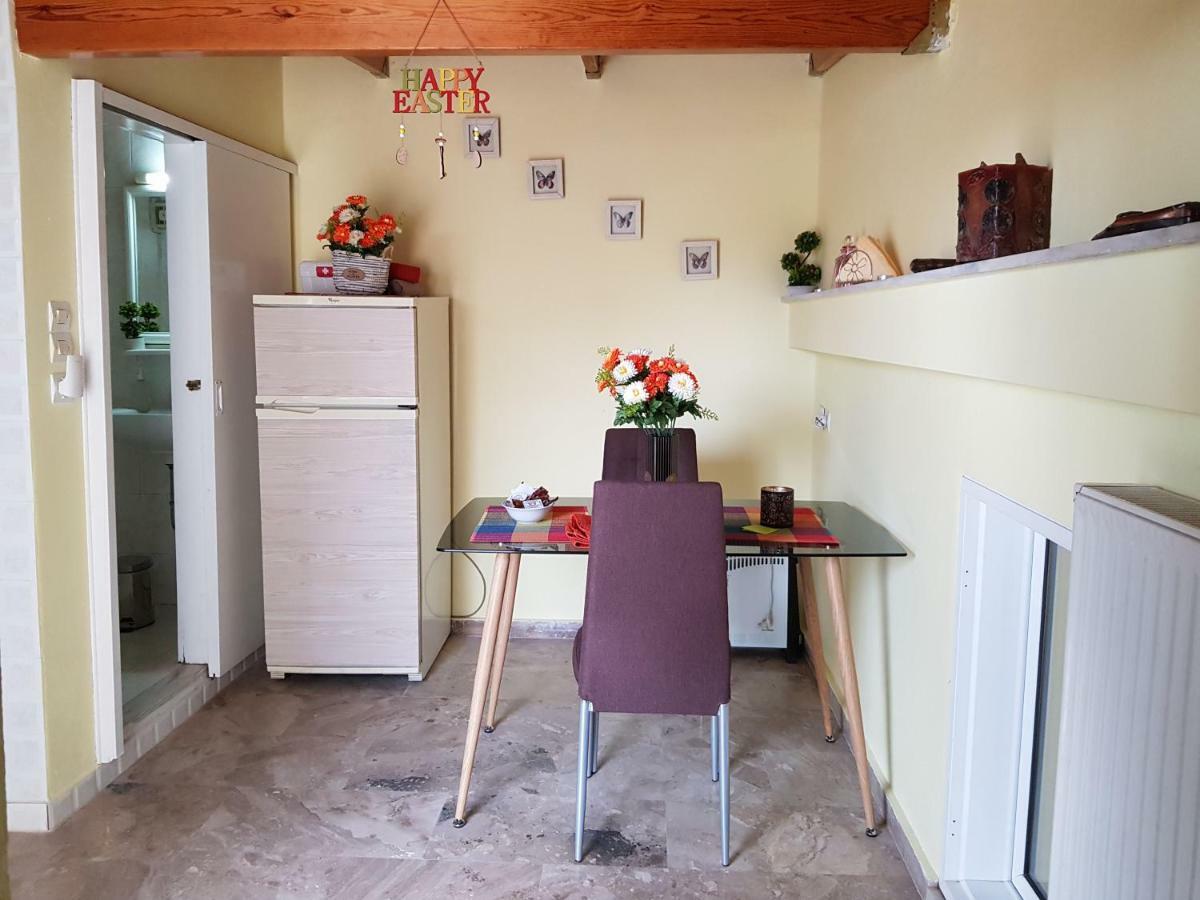 Apartment Cozzy In Néa Mákri